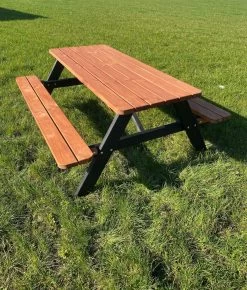 Goedkopepicknicktafels.nl | Zwart Bruine XL Picknicktafel Bruno | Tuintafel 6 Persoons | Bruin Zwart Gespoten Gedroogd Grenen Hout! -Philips Hue Winkel 1021x1200