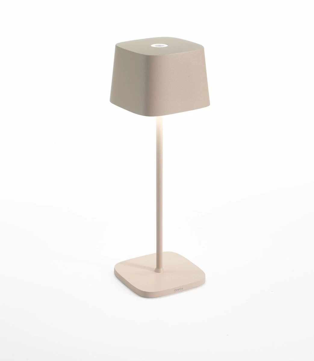Zafferano - Ofelia MINI - Zand Kleur - H30cm - Ledlamp - Bureaulamp – Tafellamp – Snoerloos – Verplaatsbaar – Duurzaam - Voor Binnen En Buiten – LED - Dimbaar - 3000K - IP65 Spat Waterdicht - USB Oplaadbaar 4 Zafferano - Ofelia MINI - Zand Kleur - H30cm - Ledlamp - Bureaulamp – Tafellamp – Snoerloos – Verplaatsbaar – Duurzaam - Voor Binnen En Buiten – LED - Dimbaar - 3000K - IP65 Spat Waterdicht - USB Oplaadbaar - Afbeelding 2