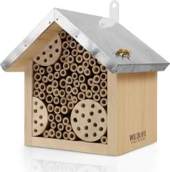 WILDLIFE FRIEND I Bijenhotel Met Metalen Dak, Insectenhotel Voor Wilde Bijen - Klaar Gemonteerd Uit Dennenhout & 100% Weerbestendig - Onbehandeld, Insectenhotel, Nesthulp Voor Wilde Bijen