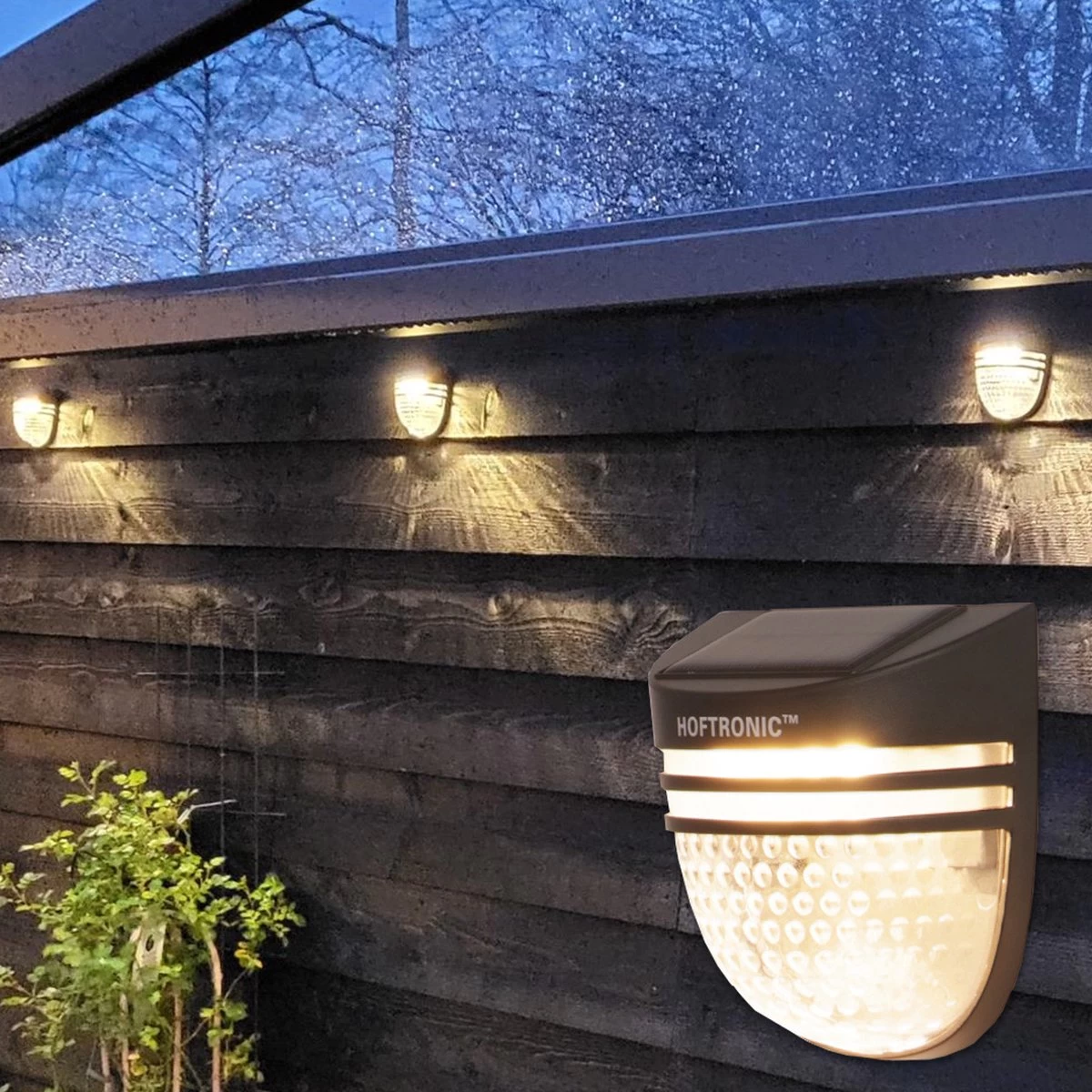 4x HOFTRONIC Tropo - Solar Wandlamp Buiten - IP65 Waterdicht - Wintersolar Technologie Monokristal Zonnepaneel - 3000K Warm Wit (sfeervol) - Solar Tuinverlichting Op Zonne Energie 3 4x HOFTRONIC Tropo - Solar Wandlamp Buiten - IP65 Waterdicht - Wintersolar Technologie Monokristal Zonnepaneel - 3000K Warm Wit (sfeervol) - Solar Tuinverlichting Op Zonne Energie