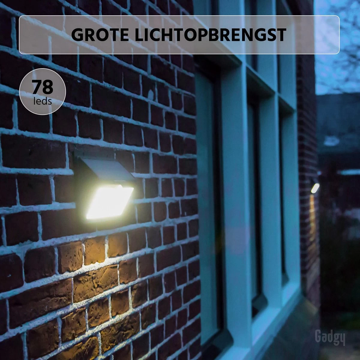 Gadgy Solar Buitenlamp Met Bewegingssensor - Wandlamp Set Van 2 - 78 Led's - Tuinverlichting Op Zonne-energie - IP45 Waterdicht Voor Tuin / Wand / Oprit 6 Gadgy Solar Buitenlamp Met Bewegingssensor - Wandlamp Set Van 2 - 78 Led's - Tuinverlichting Op Zonne-energie - IP45 Waterdicht Voor Tuin / Wand / Oprit - Afbeelding 4