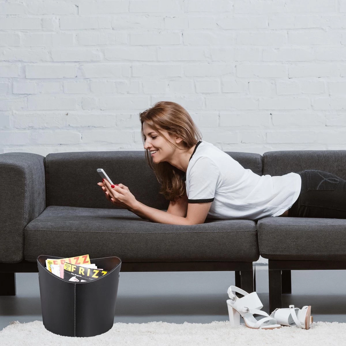 Relaxdays Houtmand Kunstleer - Haardhout Mand Zwart - Opbergmand - Haardmand - XL 5 Relaxdays Houtmand Kunstleer - Haardhout Mand Zwart - Opbergmand - Haardmand - XL - Afbeelding 3