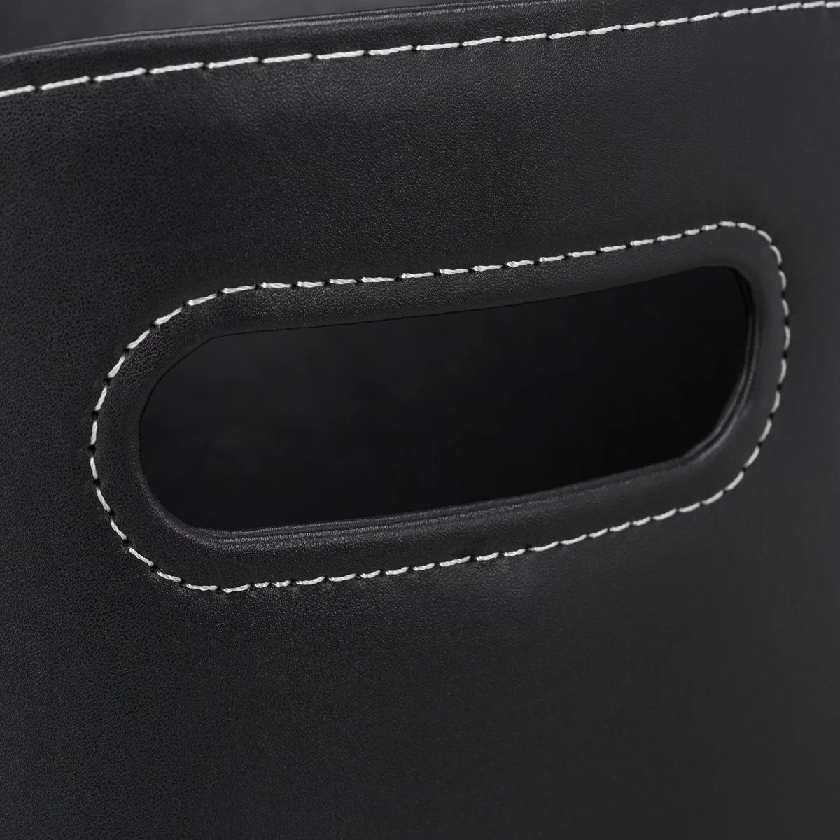 Relaxdays Houtmand Kunstleer - Haardhout Mand Zwart - Opbergmand - Haardmand - XL 9 Relaxdays Houtmand Kunstleer - Haardhout Mand Zwart - Opbergmand - Haardmand - XL - Afbeelding 7