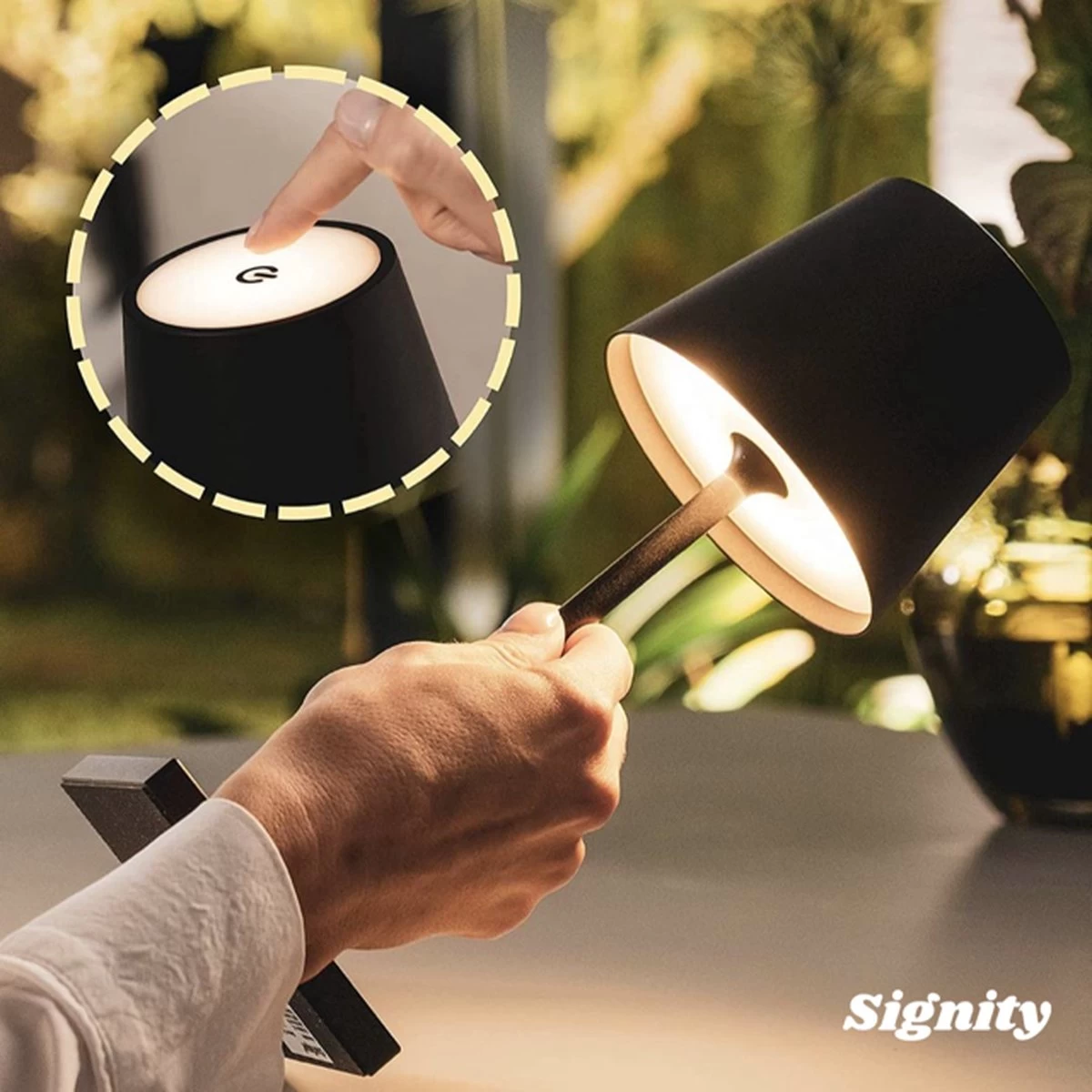 Signity® Mini Oplaadbare Tafellamp - Tafellamp Slaapkamer En Woonkamer - Draadloze Tafellamp Voor Binnen En Buiten - Draadloze Tafellamp Op Batterijen- Tafellamp Oplaadbaar - Tafellamp Zwart - 26cm 12 Signity® Mini Oplaadbare Tafellamp - Tafellamp Slaapkamer En Woonkamer - Draadloze Tafellamp Voor Binnen En Buiten - Draadloze Tafellamp Op Batterijen- Tafellamp Oplaadbaar - Tafellamp Zwart - 26cm - Afbeelding 10