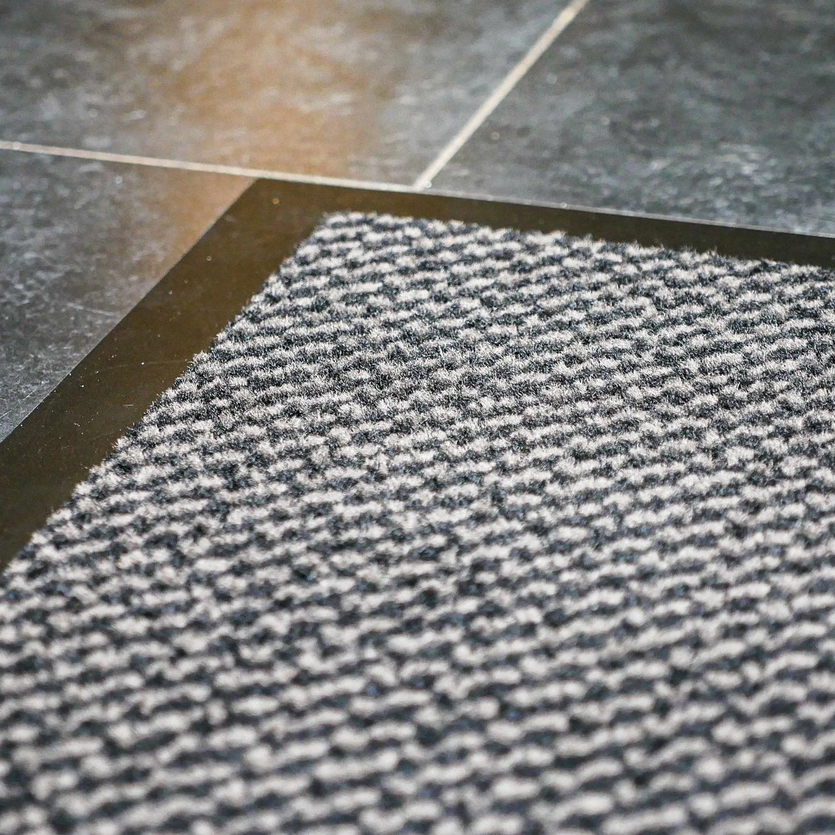 In Round Deurmat Voor Binnen En Buiten 2-pack– 60x80cm – Antraciet 8 In Round Deurmat Voor Binnen En Buiten 2-pack– 60x80cm – Antraciet - Afbeelding 6