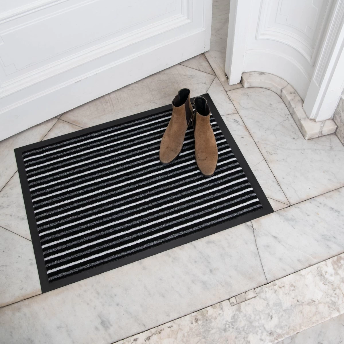 Deurmat Binnen Studio M - NEON - Droogloopmat Binnen 60X90 Cm - Schoonloopmat - Antislip Deurmat - Deurtapijt- Kwalitatieve Binnenmat - Inloopmat - Deurmatten Voor Binnen - Deurmat Voordeur - Matten - Verschillende Afmetingen 9 Deurmat Binnen Studio M - NEON - Droogloopmat Binnen 60X90 Cm - Schoonloopmat - Antislip Deurmat - Deurtapijt- Kwalitatieve Binnenmat - Inloopmat - Deurmatten Voor Binnen - Deurmat Voordeur - Matten - Verschillende Afmetingen - Afbeelding 7