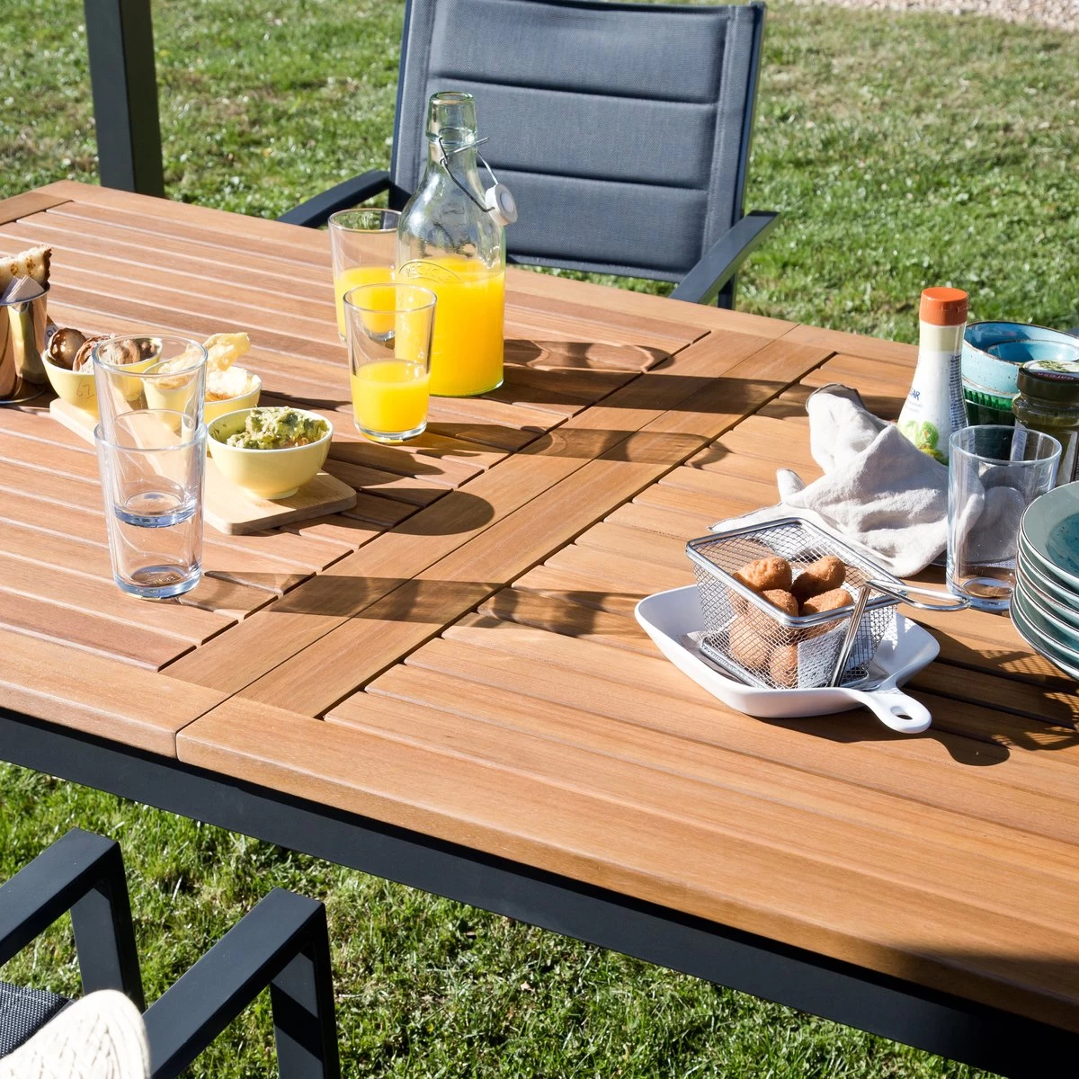 NATERIAL - Uitschuifbare Tuintafel ORIS - Uitschuifbare Tafel Voor 6 Tot 8 Personen - 180-240x100 Cm - Aluminium - Hout Eucalyptus 7 NATERIAL - Uitschuifbare Tuintafel ORIS - Uitschuifbare Tafel Voor 6 Tot 8 Personen - 180-240x100 Cm - Aluminium - Hout Eucalyptus - Afbeelding 5