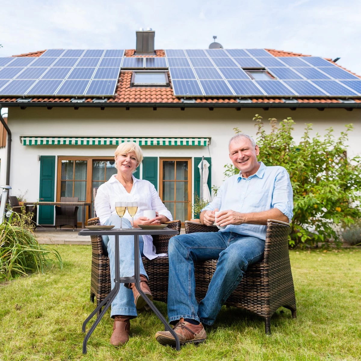 Relaxdays Tuintafel Vierkant - Buitentafel - Kleine Eettafel Tuin - Balkontafel Kunststof 9 Relaxdays Tuintafel Vierkant - Buitentafel - Kleine Eettafel Tuin - Balkontafel Kunststof - Afbeelding 7
