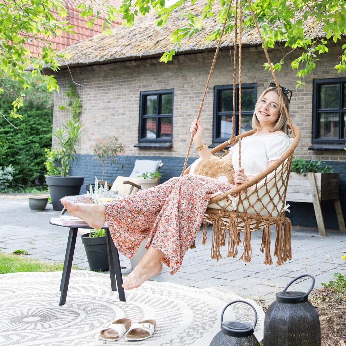 Vita5 Macramé Hangstoel - Voor Binnen En Buiten - Zonder Standaard - Incl. Kussen, Boekenvak En Beschermhoes - Tot 150kg - Bruin/Beige 12 Vita5 Macramé Hangstoel - Voor Binnen En Buiten - Zonder Standaard - Incl. Kussen, Boekenvak En Beschermhoes - Tot 150kg - Bruin/Beige - Afbeelding 10