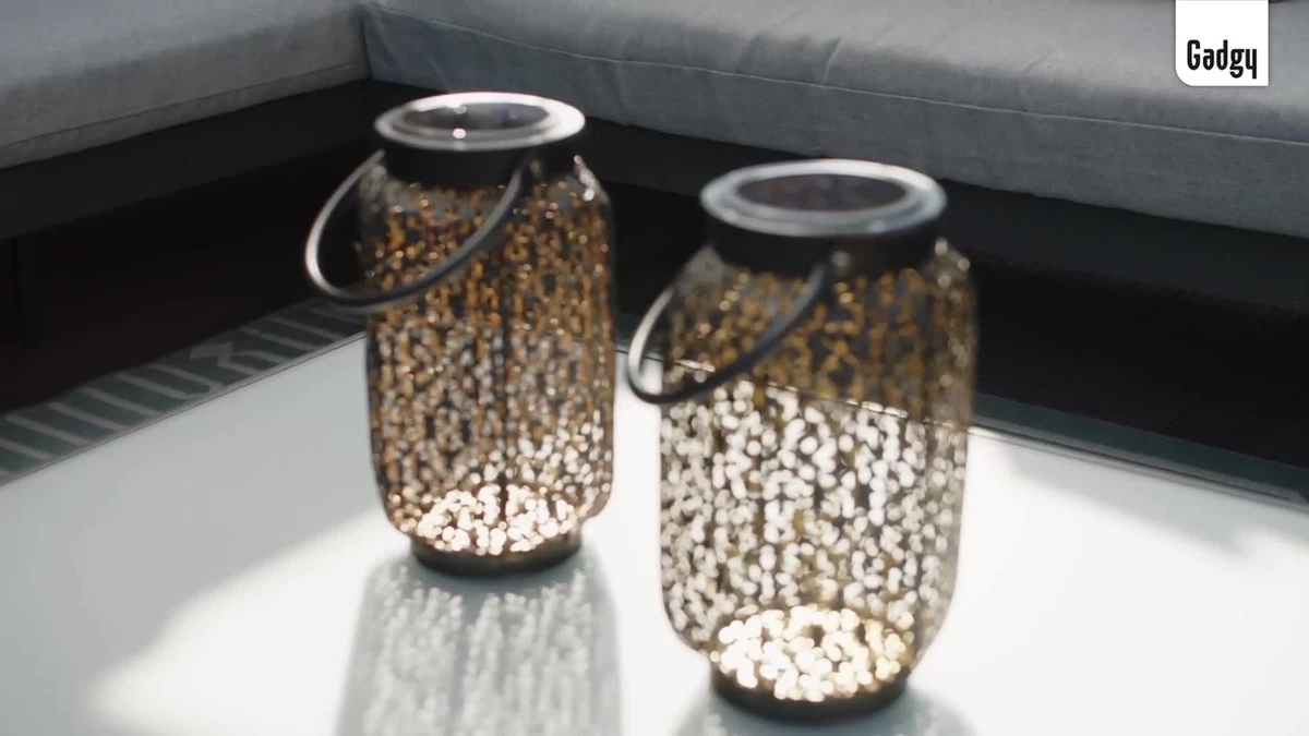 Gadgy Solar Oosterse Lantaarn - Tafellamp Set Van 2 - Solar Tuinverlichting Op Zonneenergie - Led Buitenverlichting Met Dag/Nacht Sensor - Hanglamp - Tuinlantaarn - 22xØ14CM - Metaal - Zwart 11 Gadgy Solar Oosterse Lantaarn - Tafellamp Set Van 2 - Solar Tuinverlichting Op Zonneenergie - Led Buitenverlichting Met Dag/Nacht Sensor - Hanglamp - Tuinlantaarn - 22xØ14CM - Metaal - Zwart - Afbeelding 9