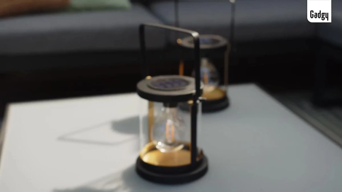 Gadgy Solar Lantaarn Glas Met Led Gloeilamp - Tafellamp Set Van 2 - Solar Tuinverlichting Op Zonneenergie - Led Buitenverlichting Met Dag/Nacht Sensor - Tuinlantaarn - 16.5x14.5CM 4 Gadgy Solar Lantaarn Glas Met Led Gloeilamp - Tafellamp Set Van 2 - Solar Tuinverlichting Op Zonneenergie - Led Buitenverlichting Met Dag/Nacht Sensor - Tuinlantaarn - 16.5x14.5CM - Afbeelding 2