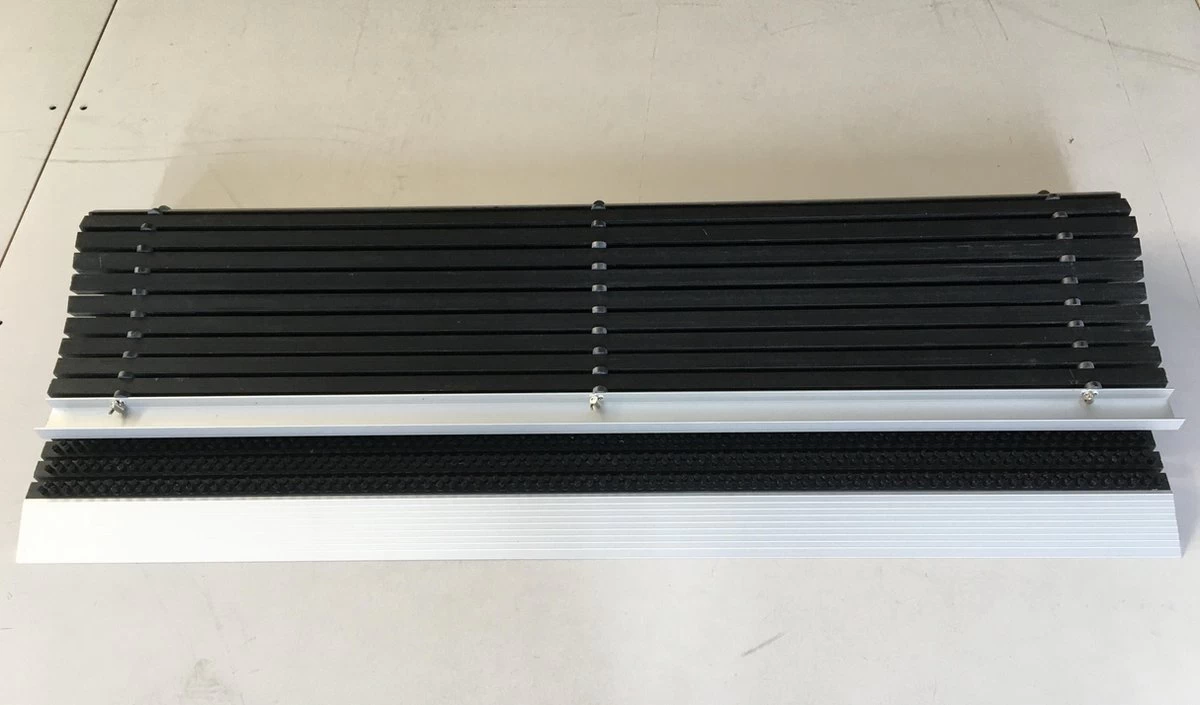 Nieuw: Extra Groot! Buitenmat: ADmat Borstelmat Zwart 90x60 Cm (bxd) Deurmat Voor Buiten 8 Nieuw: Extra Groot! Buitenmat: ADmat Borstelmat Zwart 90x60 Cm (bxd) Deurmat Voor Buiten - Afbeelding 6