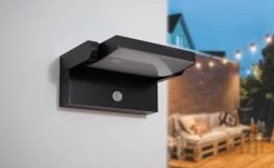 Verstelbare Wandlamp Berlin Met Sensor - Zwart | Ideale Tuinlampen Voor Aan De Muur, Wand Of Schutting -Philips Hue Winkel 1200x732 5