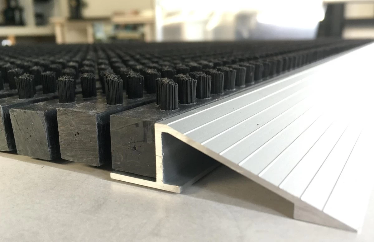 Nieuw: Extra Groot! Buitenmat: ADmat Borstelmat Zwart 90x60 Cm (bxd) Deurmat Voor Buiten 9 Nieuw: Extra Groot! Buitenmat: ADmat Borstelmat Zwart 90x60 Cm (bxd) Deurmat Voor Buiten - Afbeelding 7