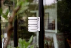 Netatmo Beschermhoes Slim Weerstation -Philips Hue Winkel 1200x800 436