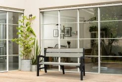 Keter Montero Tuinbank - 3-personen - 150x62,5x89cm – Grafiet -Philips Hue Winkel 1200x805 1