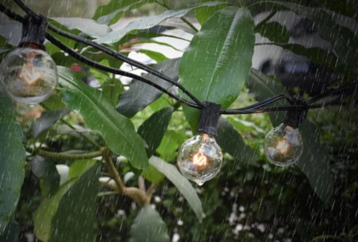 Waterproof Lichtslinger – Voor Binnen En Buiten – 7,6 Meter Lang 9 Waterproof Lichtslinger – Voor Binnen En Buiten – 7,6 Meter Lang - Afbeelding 7