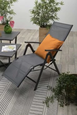 Garden Impressions - Sol Verstelbare Tuinstoel - Aluminium - Zwart -Philips Hue Winkel 800x1200 2