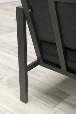 Garden Impressions Durban Loungeset - 4-delig - Zwart 36 Garden Impressions Durban Loungeset - 4-delig - Zwart -Philips Hue Winkel 800x1200 52