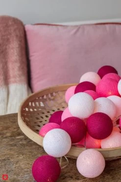 Cotton Ball Lights Lichtslinger Pink 20 Lampjes Lus 16 Cotton Ball Lights Lichtslinger Pink 20 Lampjes Lus -Philips Hue Winkel 800x1200 77