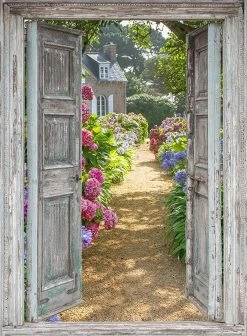 SCHUTTINGPOSTER - Tuindoek Doorkijk Openslaande Deuren Hortensia Tuin - 90x65 Cm - Tuin Decoratie - Tuinposter - Tuinposters Buiten - Tuinschilderij