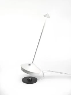 Zafferano - Pina - Donker Grijs - H29cm - Ledlamp - Bureaulamp – Tafellamp – Snoerloos – Verplaatsbaar – Duurzaam - Voor Binnen En Buiten – LED - Dimbaar - 2700K – IP54 Spat Waterdicht - USB Oplaadbaar 11 Zafferano - Pina - Donker Grijs - H29cm - Ledlamp - Bureaulamp – Tafellamp – Snoerloos – Verplaatsbaar – Duurzaam - Voor Binnen En Buiten – LED - Dimbaar - 2700K – IP54 Spat Waterdicht - USB Oplaadbaar -Philips Hue Winkel 900x1200 37