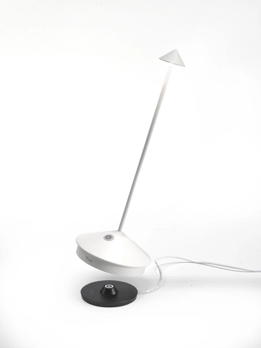 Zafferano - Pina - Donker Grijs - H29cm - Ledlamp - Bureaulamp – Tafellamp – Snoerloos – Verplaatsbaar – Duurzaam - Voor Binnen En Buiten – LED - Dimbaar - 2700K – IP54 Spat Waterdicht - USB Oplaadbaar 7 Zafferano - Pina - Donker Grijs - H29cm - Ledlamp - Bureaulamp – Tafellamp – Snoerloos – Verplaatsbaar – Duurzaam - Voor Binnen En Buiten – LED - Dimbaar - 2700K – IP54 Spat Waterdicht - USB Oplaadbaar - Afbeelding 5