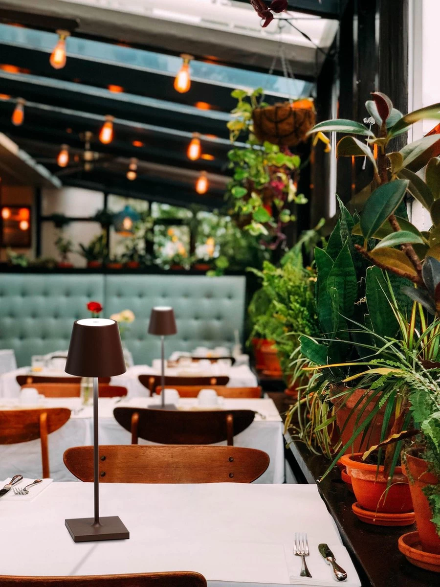 Zafferano - Poldina Pro Hoog - Bruin/ Roest - H38cm - Ledlamp - Terraslamp - Bureaulamp – Tafellamp – Snoerloos – Verplaatsbaar – Duurzaam - Voor Binnen En Buiten – LED - Dimbaar - 3000K – IP54 Spat Waterdicht - USB Oplaadbaar 7 Zafferano - Poldina Pro Hoog - Bruin/ Roest - H38cm - Ledlamp - Terraslamp - Bureaulamp – Tafellamp – Snoerloos – Verplaatsbaar – Duurzaam - Voor Binnen En Buiten – LED - Dimbaar - 3000K – IP54 Spat Waterdicht - USB Oplaadbaar - Afbeelding 5